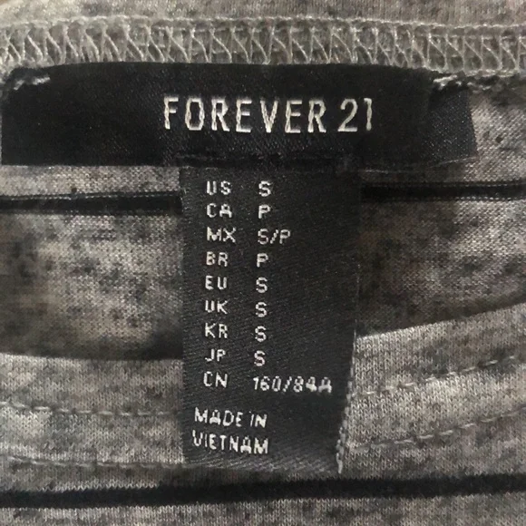 Forever 21 very cute 3/4 sleeve shirt - Picture 2 of 2